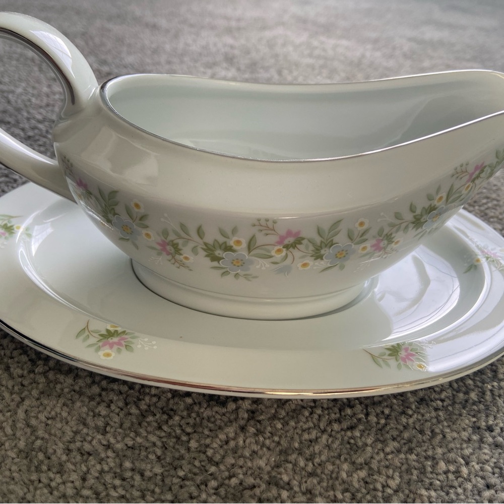 Elegant Floral Gravy Boat with Saucer